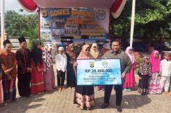 PT PP Serahkan Bantuan CSR ke Pondok Pesantren
