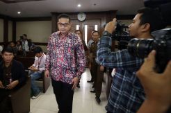Brotoseno Dituntut Tujuh Tahun Penjara