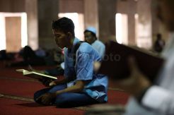 Hari Pertama Puasa, Masjid Istiqlal Ramai Jamaah