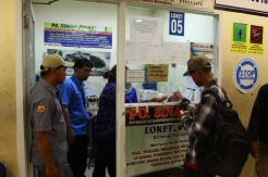 Terminal Pulo Gebang Masih Sepi Penumpang