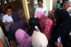 Dirut Bank Mandiri Bagikan Paket Sembako di Depok