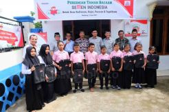 Semen Indonesia Resmikan Taman Bacaan di Rembang