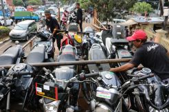 Calon Pemudik Paketkan Motornya Secara Gratis dengan Kereta Api