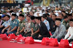 Presiden Jokowi Buka Puasa Bersama Ribuan Prajurit TNI