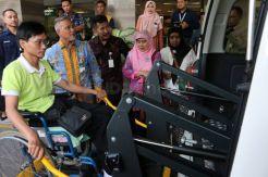 Bank Syariah Mandiri Berangkatkan Pemudik Disabilitas