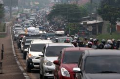 Jalur Menuju Simpang Jomin Padat Merayap