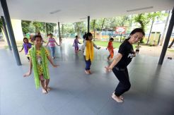 Berlatih Menari di RPTRA Kebon Sirih