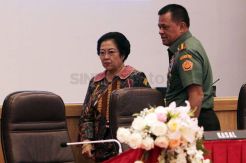 Megawati Berikan Pembekalan Ideologi Pancasila Kepada Taruna TNI