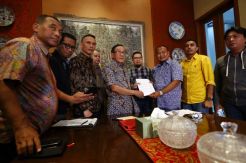 Temui Akbar Tanjung, GMPG Desak Setya Novanto Mundur dari Ketum Golkar