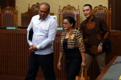 Miryam S Haryani Bacakan Eksepsi