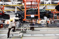 Melihat Perakitan BMW Seri 5 di Sunter