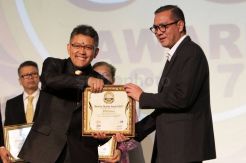 WOM Finance Raih Penghargaan Service Quality Awards