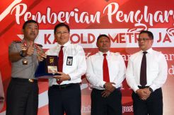 Kapolda Metro Jaya Beri Penghargaan Kepada Tim Pengungkap 1 Ton Sabu
