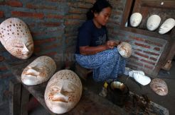 Perajin Topeng Kayu di Gunung Kidul