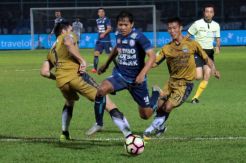 Skor Kacamata di Stadion Kanjuruhan Malang