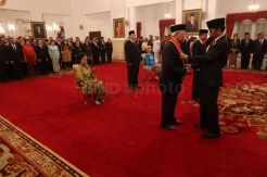 Presiden Jokowi Anugerahkan Bintang Kehormatan