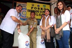 Partai Perindo Serahkan Bantuan Kepada Korban Kebakaran di Kampung Melayu