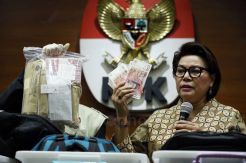 KPK Gelar Barang Bukti OTT Pejabat Kemenhub