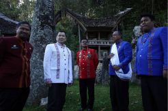 HT Kunjungi Obyek Wisata Bori Kalimbuang
