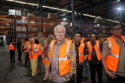Mendag Kunjungi Gudang Lippo Group Logistic Center
