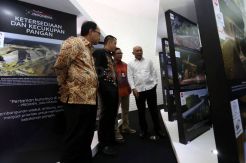 Kepala Staf Kepresidenan Buka Pameran Foto Infrastruktur
