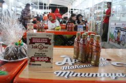 Transaksi Menggunakan JakOne Mobile di Taman Kota Intan