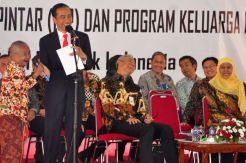 Presiden Jokowi Hadiri Pembagian KIP dan PKH di SMAN 1 Semarang