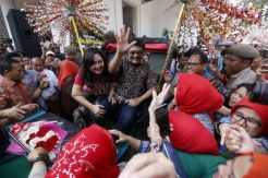 Ratusan Warga Lepas Gubernur Djarot di Balai Kota