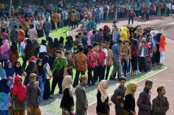 Rekor Peragaan Busana Batik dengan Siswa Terbanyak