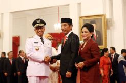 Jokowi Lantik Anies-Sandi Sebagai Gubernur dan Wagub DKI Jakarta