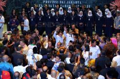 Usai Dilantik Presiden, Anies-Sandi Ikuti Serah Terima Jabatan di Balai Kota