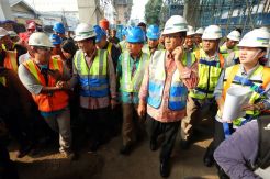 Anies-Sandi Tinjau Proyek MRT di Fatmawati