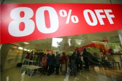 Tutup Akhir Bulan, Lotus Gelar Diskon Besar-Besaran