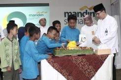 Bank Syariah Mandiri Rayakan Milad Ke-18 Bersama Anak Yatim