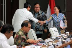 Menko Puan Maharani Pimpin Rakor Perpres Bansos Non Tunai