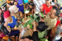 Pedagang Pasar Legi Solo Gelar Tasyakuran Jelang Pernikahan Kahiyang Ayu