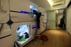Sensasi Menginap di Hotel Kapsul Pertama di Indonesia