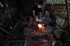 Pandai Besi, Bertahan di Tengah Modernisasi