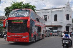Berkeliling Kota Semarang dengan Bus Tingkat Wisata