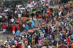 Kirab Budaya Acara Ngunduh Mantu Bobby Nasution dan Kahiyang Siregar