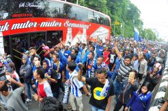 Ribuan Suporter Sambut Kedatangan PSIS
