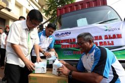 PTPN X Berikan Bantuan Kepada Pengungsi di Pacitan dan Bali