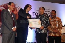 Irwansyah Raih Penghargaan Wali Kota Entrepreneur Awards 2017