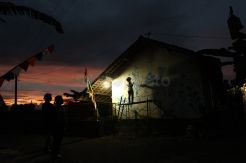 Puluhan Street Artist Cat Tembok Rumah Warga Bantul