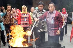 Kanwil Kemenkumham DKI Musnahkan Barang Bukti Hasil Sidak Lapas