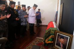 SBY Melayat ke Rumah Duka AM Fatwa