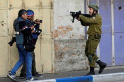 Bentrok Warga Palestina dengan Tentara Israel di Tepi Barat dan Jalur Gaza