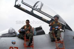 KSAD, KSAL dan Kapolri Terima Brevet Penerbang Kehormatan TNI AU
