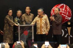 Presiden Jokowi Tutup Perdagangan Saham BEI