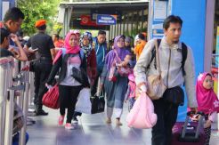 Stasiun Senen Masih Padat Arus Libur Tahun Baru